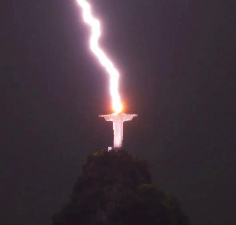 Christ The Redeemer Statue Struck By Lightning In Brazil