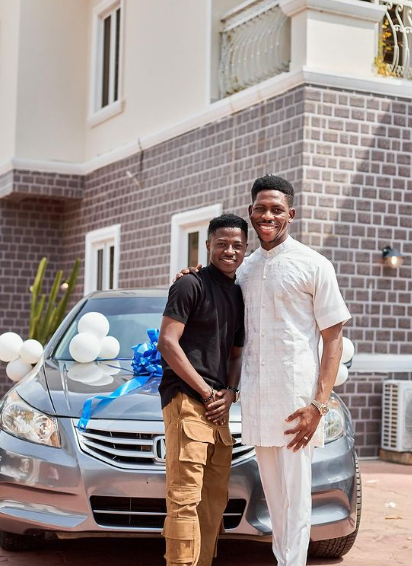 Moses Bliss Gifts Cars To Artists Under Spotlite Nation
